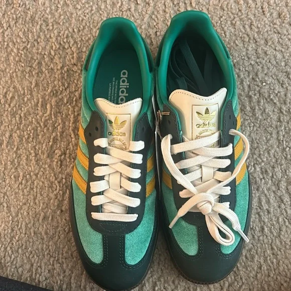 Adidas Sambas NWT - Picture 2 of 6